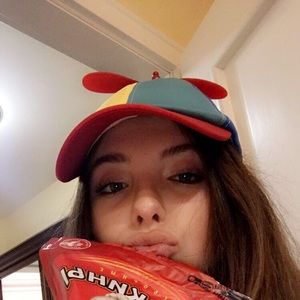 Meet your Posher, Mia